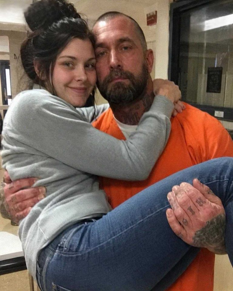 The Man I Married as a-Favor Walked Free Three Years Later