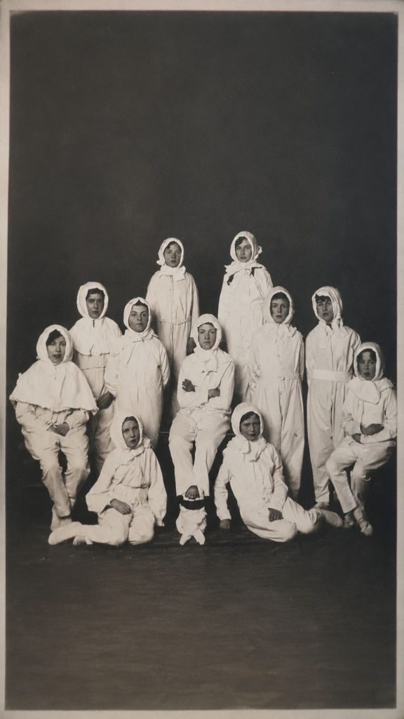 I Found This Strange Photo Hidden in the Attic of the House I Bought; The Internet Couldn&rsquo;t Agree on What It Really Showed*